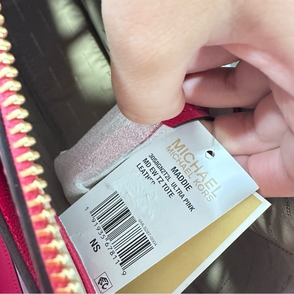 Michael Kors Maddie Medium East West Top Zip Tote Bag in Ultra Pink - Picture 11 of 14